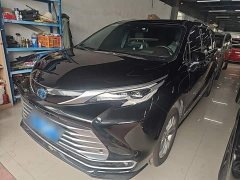 Toyota Sienna 2021 2.5L Hybrid Platinum Edition - ფოტო 1