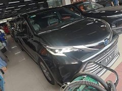 Toyota Sienna 2021 2.5L Hybrid Platinum Edition - ფოტო 4