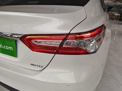 Toyota Camry 2.0G Luxury - ფოტო 8