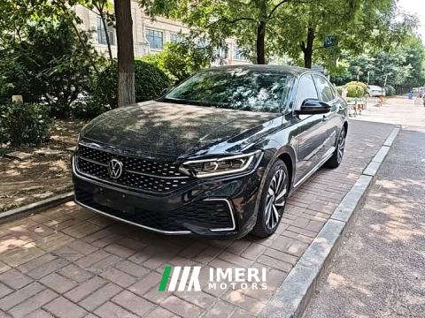 2022 Volkswagen Passat 330TSI Starry Sky Luxury Edition