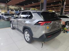 Toyota RAV4 2.0L CVT FWD Urban Edition - ფოტო 9