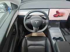 Tesla Model Y 2023 Rear-Wheel Drive - ფოტო 7
