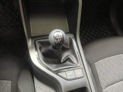 SAIC MG i5 1.5L Manual Comfort Edition - ფოტო 14