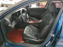 Hyundai Elantra 1.5L CVT Luxury - ფოტო 11