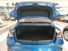 Hyundai Elantra 1.5L CVT Luxury - ფოტო 15