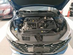 Hyundai Elantra 1.5L CVT Luxury - ფოტო 16
