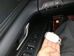 Hyundai Elantra 1.5L CVT Luxury - ფოტო 17