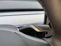Tesla Model Y Long Range All-Wheel Drive - ფოტო 14