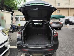Tesla Model Y Long Range All-Wheel Drive - ფოტო 19