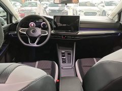 Volkswagen Golf 300TSI Pro - ფოტო 10