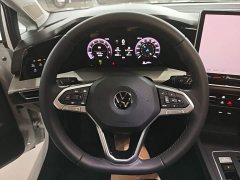 Volkswagen Golf 300TSI Pro - ფოტო 11