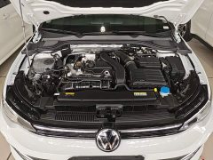 Volkswagen Golf 300TSI Pro - ფოტო 20