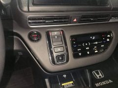 Honda Odyssey 2.0L e:HEV Luxury - ფოტო 6