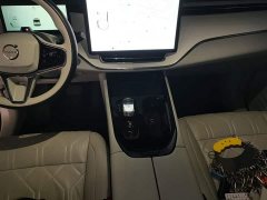Volvo EM90 2025 Ultra Six-Seater - ფოტო 10