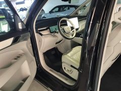Volvo EM90 2025 Ultra Six-Seater - ფოტო 11
