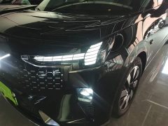Volvo EM90 2025 Ultra Six-Seater - ფოტო 18