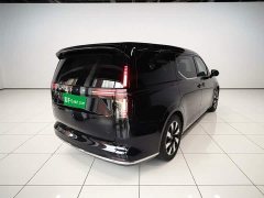 Volvo EM90 2025 Ultra Six-Seater - ფოტო 5
