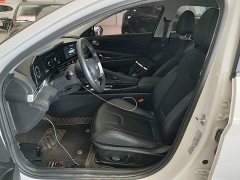 Hyundai Elantra 2023 1.5L CVT Luxury - ფოტო 11