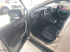 Toyota Venza 2.0L CVT FWD Luxury - ფოტო 16