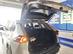 Toyota Venza 2.0L CVT FWD Luxury - ფოტო 19