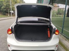 Ford Focus Sedan EcoBoost 180 Automatic Trend - ფოტო 19
