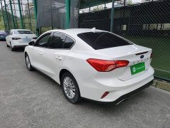Ford Focus Sedan EcoBoost 180 Automatic Trend - ფოტო 5