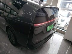 Li Auto MEGA Ultra Smart Refresh Edition - ფოტო 6