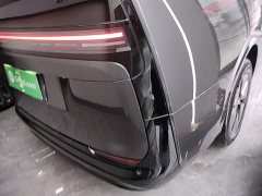 Li Auto MEGA Ultra Smart Refresh Edition - ფოტო 8