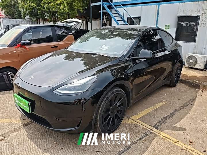 Tesla Model Y Facelift Rear-Wheel Drive