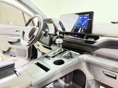 Toyota Sienna 2.5L Hybrid Platinum Edition - ფოტო 10