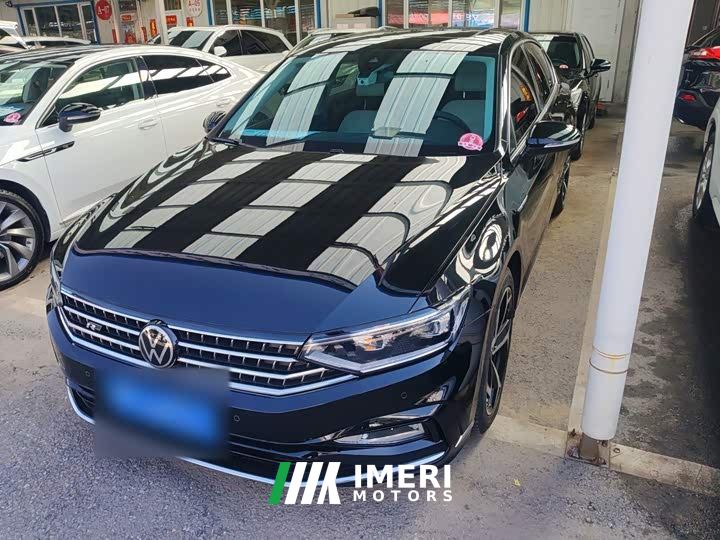 Volkswagen Magotan Facelift Zhongxiang 330TSI DSG Luxury
