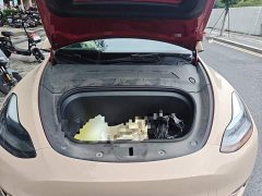 Tesla Model Y Standard Range RWD - ფოტო 11