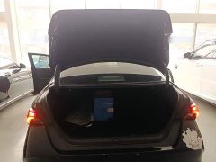 Toyota Avalon 2.5L Touring Premium Edition - ფოტო 19