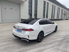 BMW 5 Series 525Li M Sport Package - ფოტო 14