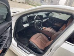 BMW 5 Series 525Li M Sport Package - ფოტო 19