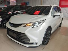 Toyota Sienna 2023 2.5L Hybrid Premium Edition - ფოტო 1