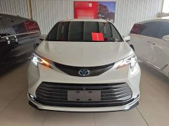 Toyota Sienna 2023 2.5L Hybrid Premium Edition - ფოტო 3