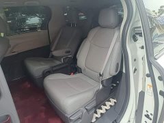 Toyota Sienna 2021 2.5L Hybrid Luxury - ფოტო 17