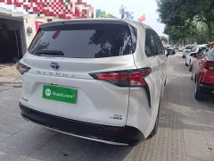 Toyota Sienna 2021 2.5L Hybrid Luxury - ფოტო 7