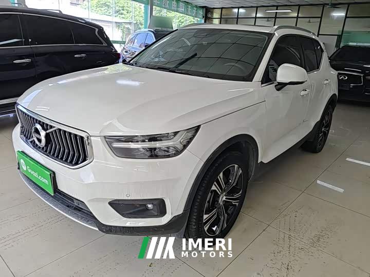 Volvo XC40 T4 AWD Smart Remote Luxury Edition
