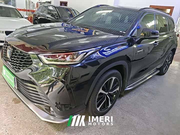 Toyota Crown Venza 2023 2.5L HEV AWD Luxury - ავტომობილი ჩინეთიდან