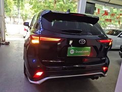 Toyota Crown Venza 2023 2.5L HEV AWD Luxury - ფოტო 6