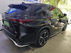 Toyota Crown Venza 2023 2.5L HEV AWD Luxury - ფოტო 7