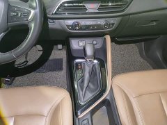 Buick GL6 323T Hybrid Connected Luxury - ფოტო 14