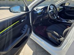 SAIC MG i5 2021 1.5L CVT Platinum Edition - ფოტო 18