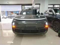 Li Auto L8 Pro - ფოტო 3