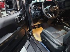 Jeep Wrangler 2.0T Sahara Four-Door - photo 16
