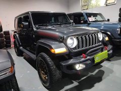 Jeep Wrangler 2.0T Sahara Four-Door - photo 4