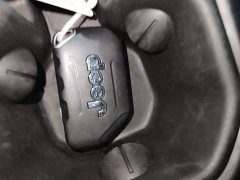 Jeep Wrangler 2.0T Sahara Four-Door - photo 9