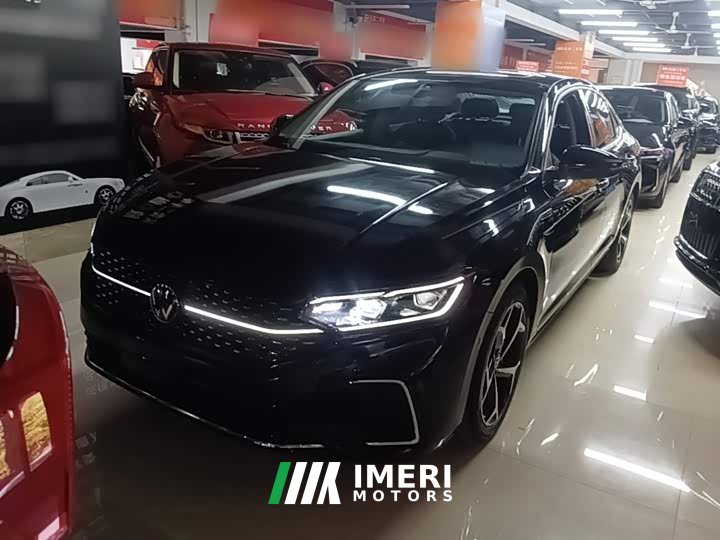 Volkswagen Passat Facelift 330TSI Starry Sky Luxury Edition